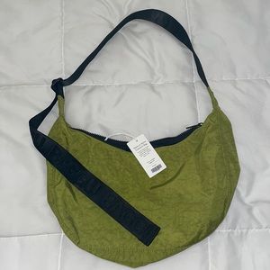 BAGGU Medium Crescent Bag